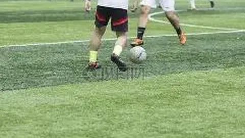 成都儿童篮球培训机构服务热线：          在线咨询通道：          点击咨询