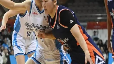 “字母哥独得22分助力球队取胜，教练回忆：当时紧张如今倍感精彩”